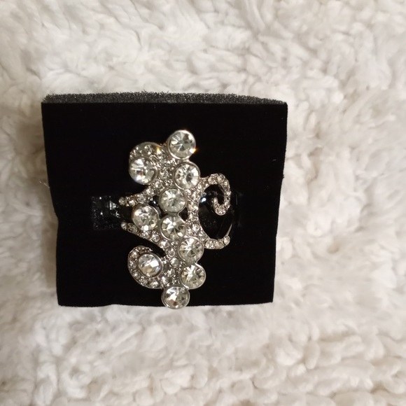 Top grade white ring. New